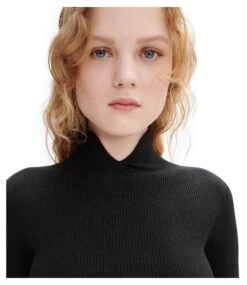 A.P.C. Nicole Jumper 8 A.P.C. Nicole Jumper -Style Haven Shop SEAKR F23266LZZ 05