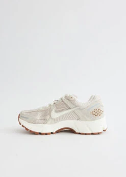 Nike Women's Zoom Vomero 5 'Light Orewood Brown' Sneakers 10 Nike Women's Zoom Vomero 5 'Light Orewood Brown' Sneakers -Style Haven Shop product incu 017 901c55ab ff8a 4478 84fb 8bff9d1b1d7e