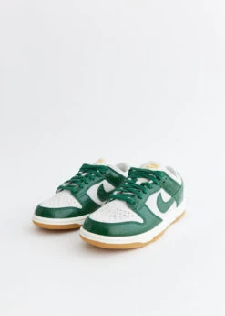 Nike Women's Dunk Low 'Gorge Green' Sneakers 8 Nike Women's Dunk Low 'Gorge Green' Sneakers -Style Haven Shop product incu 156 4e54b695 d685 42e6 856e df2ba043e5bd