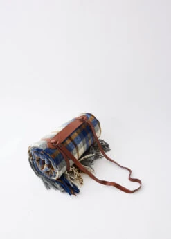 Pendleton Motor Robe With Carrier -Style Haven Shop product incu 521 ac16d52c 9088 4f61 8180 ee6b9f28de58