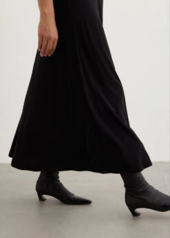 Toteme Fluid Jersey Skirt -Style Haven Shop womens incu 1139 d4982014 30ef 457b 9e01 977dba1179ca