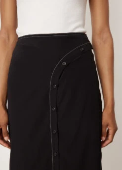 Curve Line Button Skirt