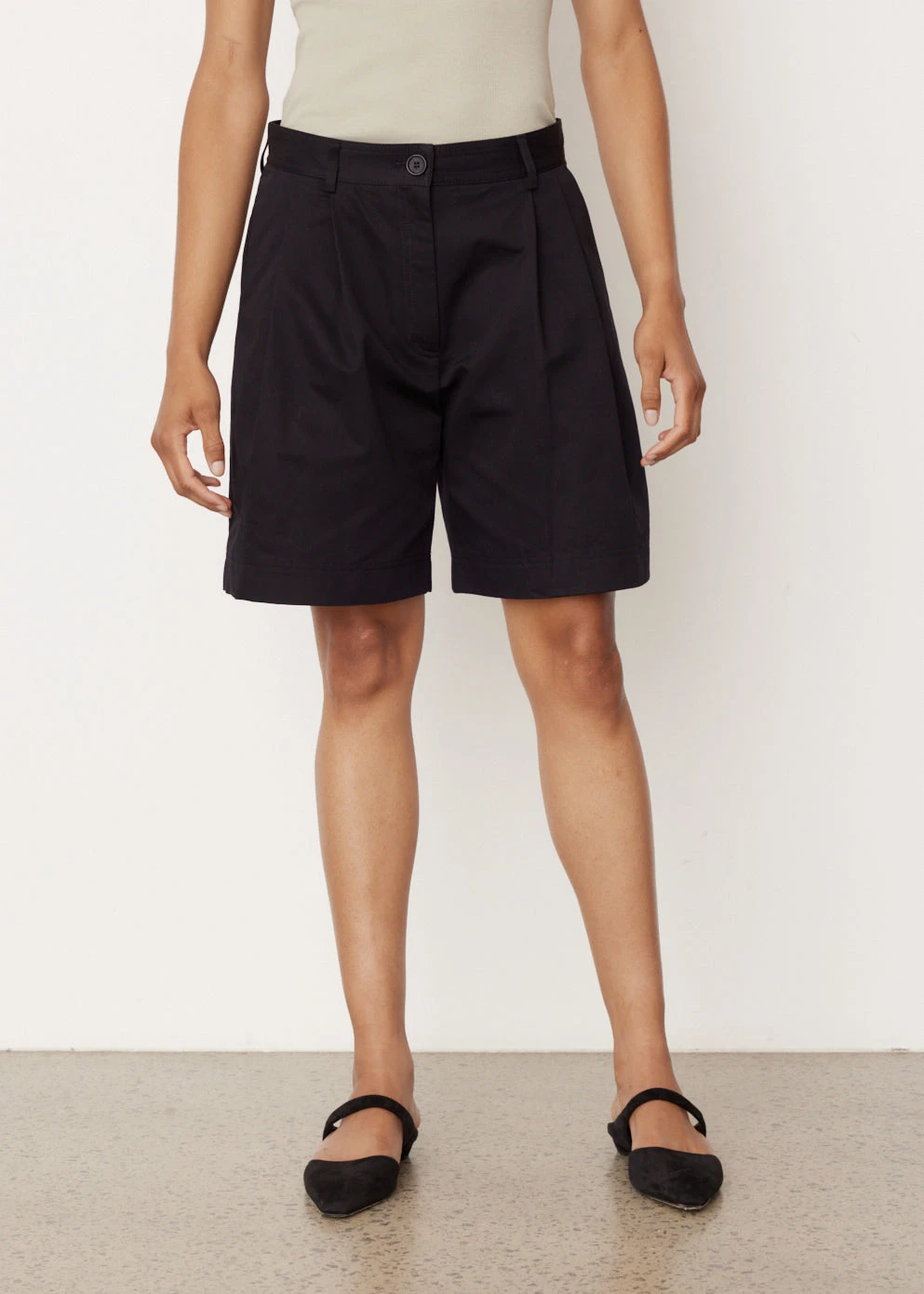 Toteme Pleated Cotton Twill Shorts 1 Toteme Pleated Cotton Twill Shorts