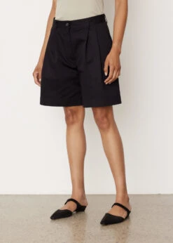 Toteme Pleated Cotton Twill Shorts 7 Toteme Pleated Cotton Twill Shorts -Style Haven Shop womens incu 350 81c63dc3 a9d1 4d47 bdd1 4008ba76fbc5