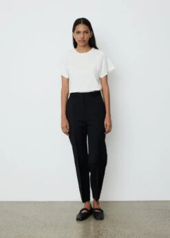 Toteme Curved Seam T-Shirt -Style Haven Shop womens incu 564 74371ec5 27e7 4b7a 8cc5 a5af5ec13b02