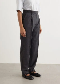 Toteme Single-Pleat Tapered Trousers -Style Haven Shop womens incu 713 530d1c2c 6e2d 4e36 95a0 3f11859c56b9