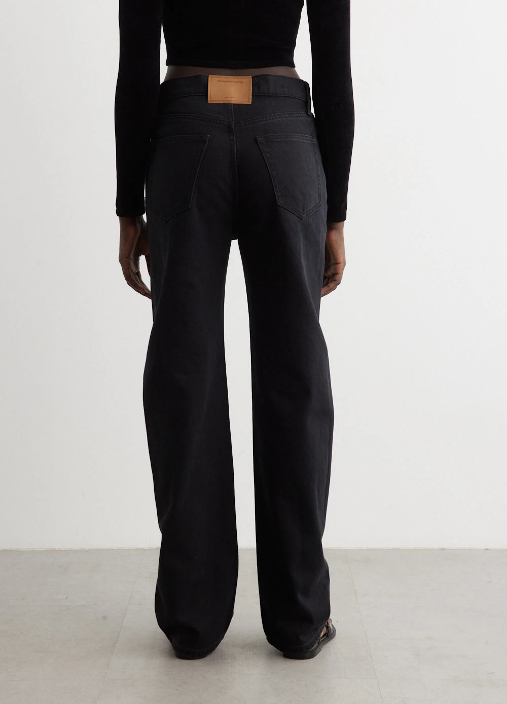 ALEXANDER WANG Ez Mid-Rise Relaxed Straight Jeans 3 ALEXANDER WANG Ez Mid-Rise Relaxed Straight Jeans - Image 3